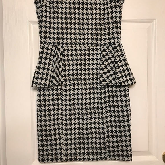 Houndstooth print dress - Picture 3 of 4